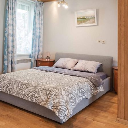 Cozy One Room Apartment With Yard Juodkrante Exterior photo