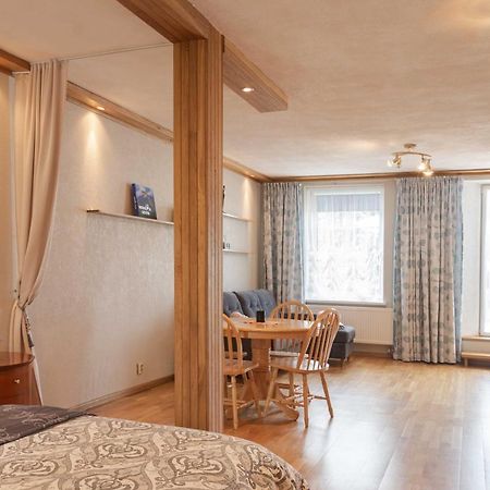 Cozy One Room Apartment With Yard Juodkrante Exterior photo