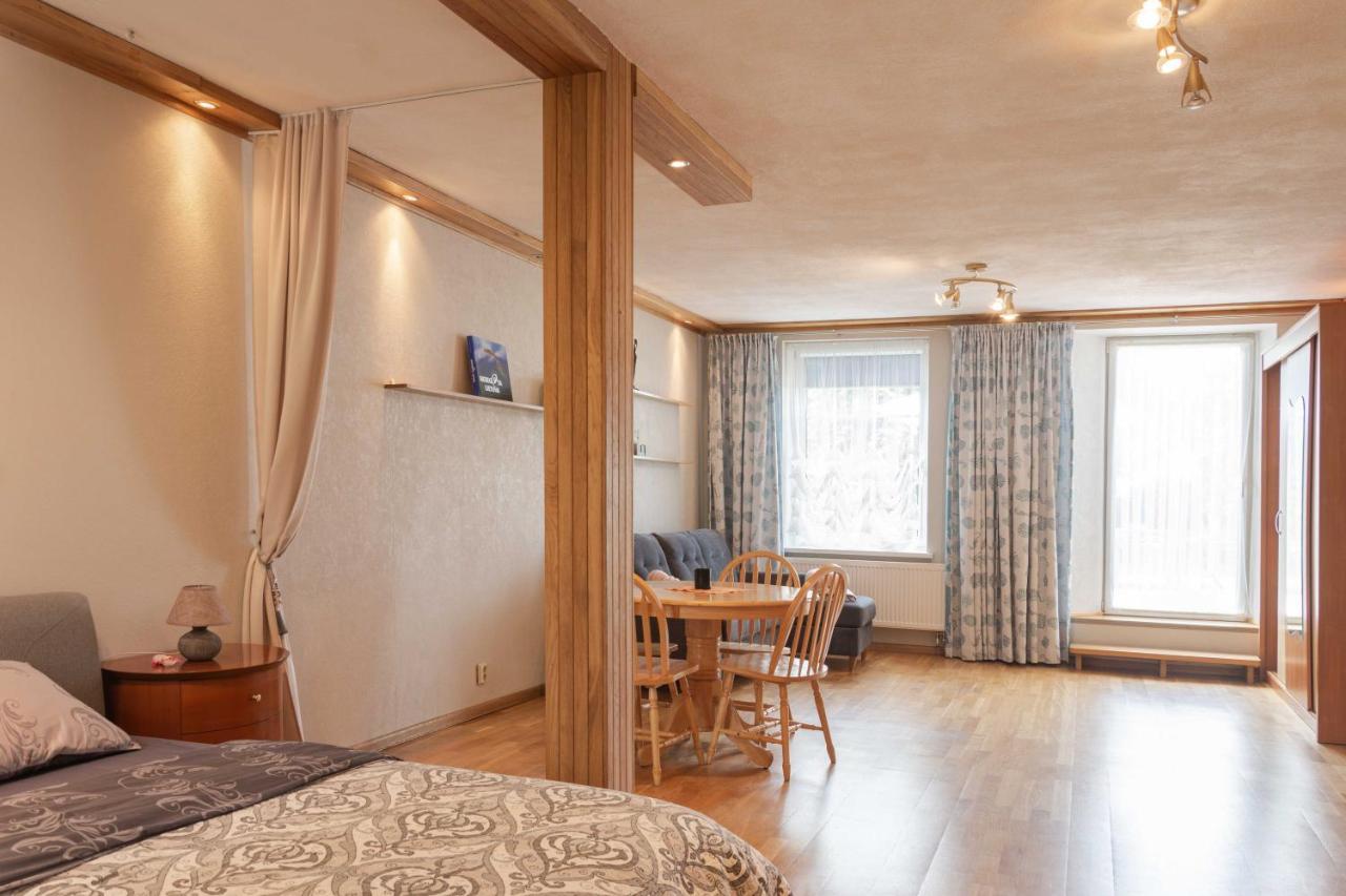 Cozy One Room Apartment With Yard Juodkrante Exterior photo